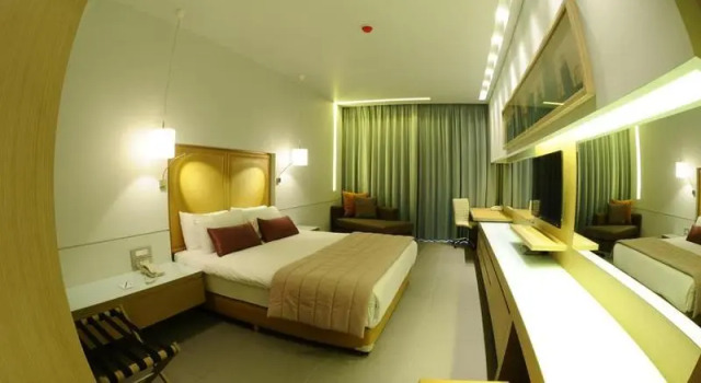 Одноместный номер Deluxe с балконом Saifi Suites Hotel