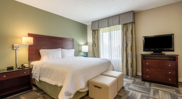 Hampton Inn & Suites Orlando-South Lake Buena Vista, Забронировать Отель Лейк Буэна Виста Орландо, рядом с Lake Buena Vista Factory Stores