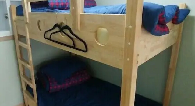Кровать в общем номере (мужской номер) Ninano Guesthouse - Hostel