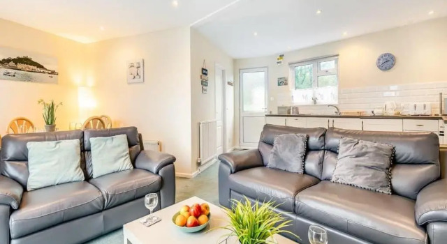 Beach View Mount Brioni, Book Hotel Downderry Cornwall