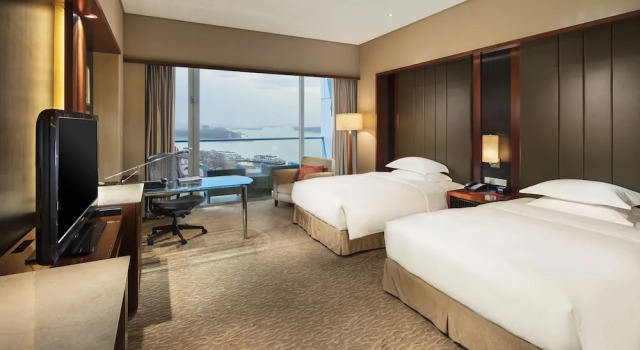 Семейный номер Standard с балконом Hilton Nanjing Riverside