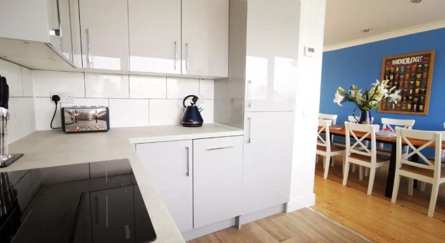 Коттедж 87 Marineside Beach Side Property With Stunning sea Views