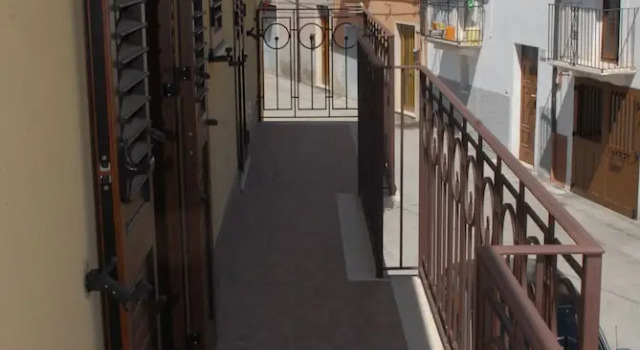 B&B Dietro Piazza Maggiore, Book Bed and Breakfast Hotels in Abruzzo with Parking, Parking
