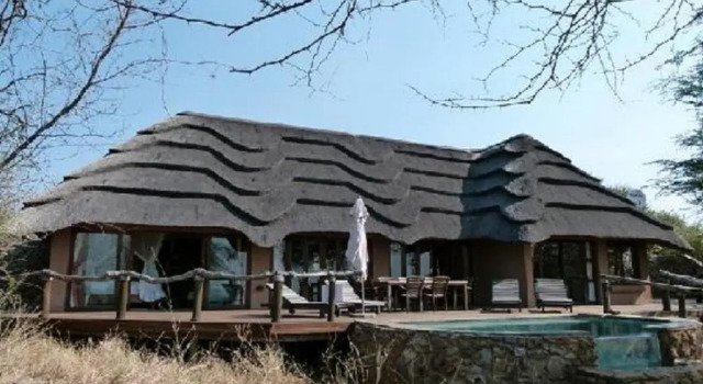 Семейная вилла Luxury Motswiri Private Safari Lodge