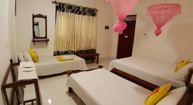 Номер Deluxe Radha Tourist Home