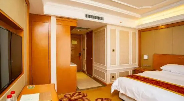 Vienna International Hotel Jiayuguan Tiancheng Square, Book Hotel Jiayuguan Gansu