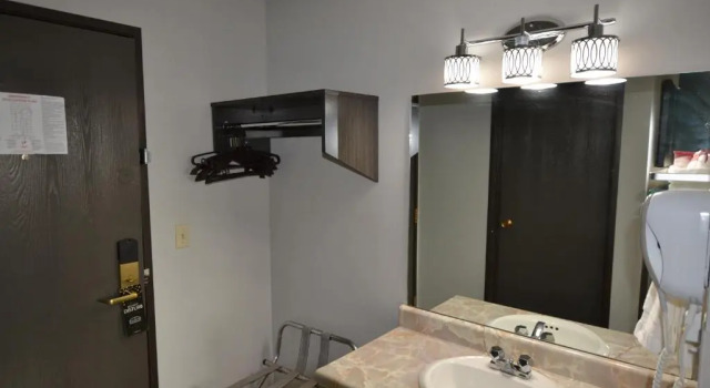 Двухместный номер Standard Countryside Inn & Suites Omaha East-Council Bluffs IA
