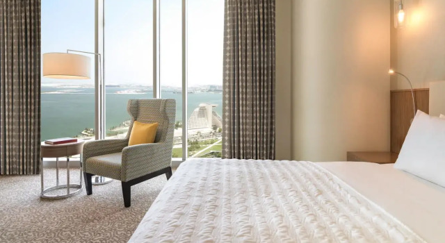 Двухместный клубный номер Standard с видом на море Le Meridien City Center Doha