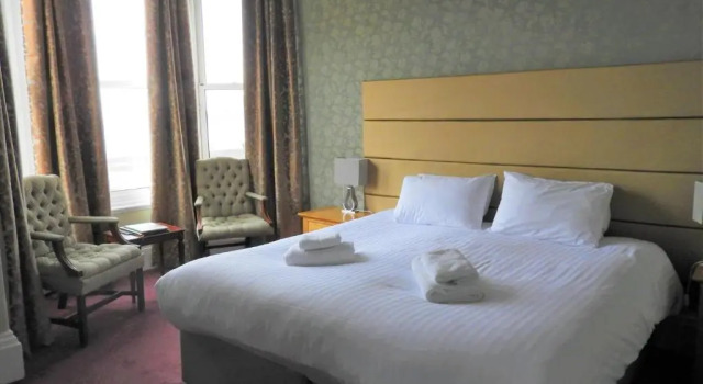 Номер Standard Merrion Hotel