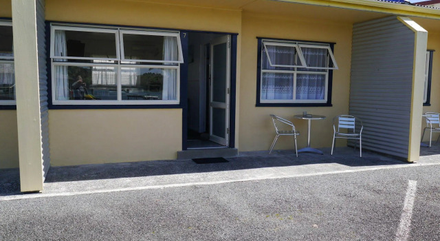 Raglan Palm Beach Motel, Buchen Sie Motel Raglan Waikato