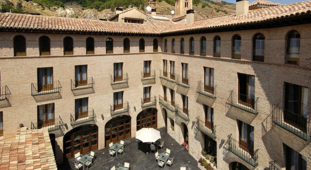 Трёхместный номер Superior Hotel Cienbalcones