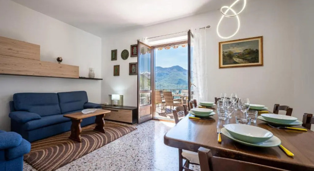 Lake view apartment with balcony and parking - Larihome A25, Prenota Appartamento Hotel a Como con parcheggio, Parcheggio