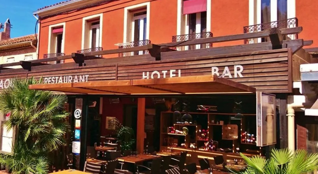 Кровать в общем номере LOustaou De Porquerolles