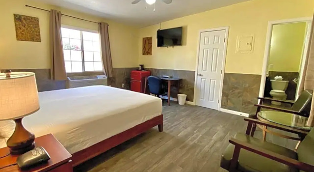 Номер Economy Europa Inn & Suites