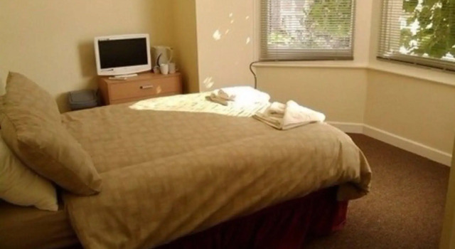 Guest House @ The Bear, Забронировать Отель Отели Англии с завтраком, Завтраки