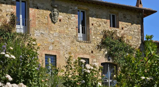 New Historic Tuscany Country House Retreat in a Vineyard Near Siena Villa Chiantissimo, Buchen Sie Villa Villa dʼArceno Chianti