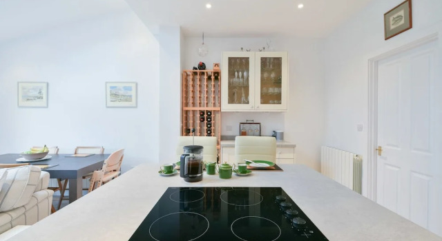 Enchanting Earlsfield Home by Wimbledon Park, Забронировать Отель Уимблдон Лондон, рядом с Уимблдон