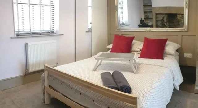 Pemberton - Suite in Canalside Guesthouse