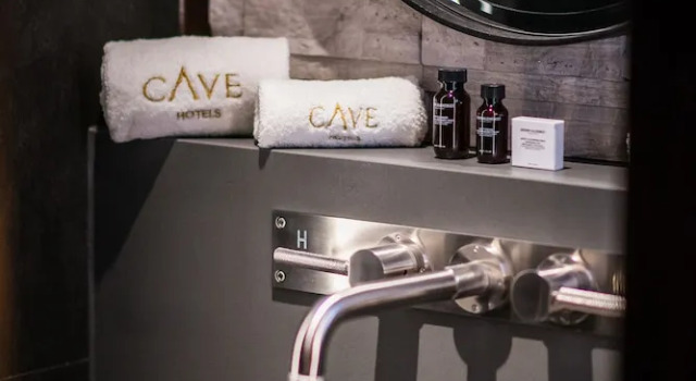 Junior Suite Cave Hotel & Golf Resort