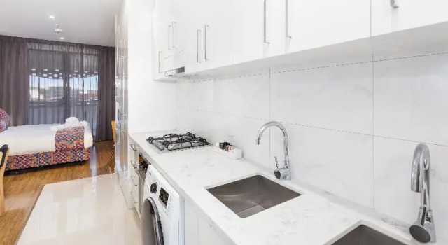 Студия Standard City Edge Dandenong Apartment Hotel