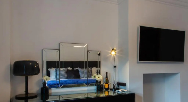 The Courtyard Lymm, Book Hotel Lymm Cheshire