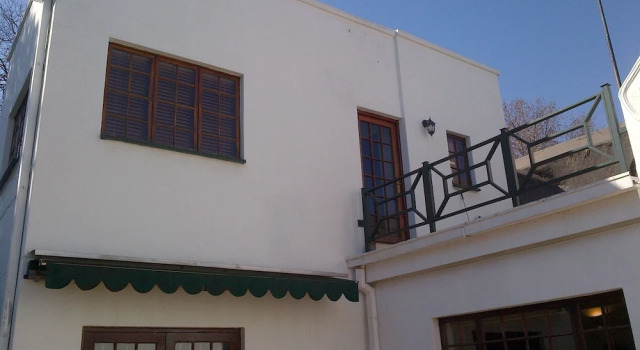 Da Arden Guest House, Забронировать Гостевой дом Отели Йоханнесбург с парковкой, рядом с South African Chamber of Commerce and Industry, Парковка