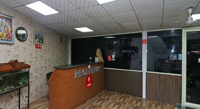 OYO 5049 Hotel Doon, Rezerwuj Hotel Hotele w Uttarakhand z basenem, Basen