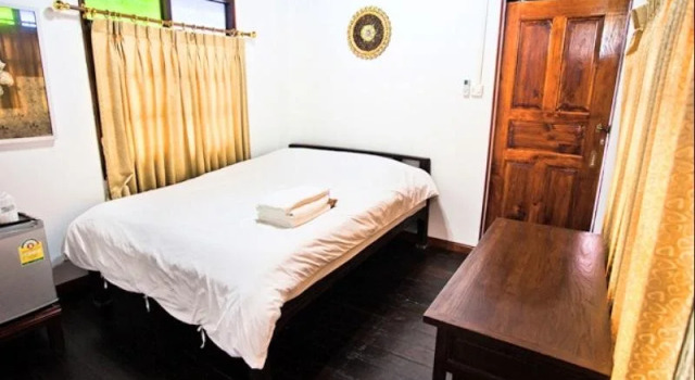 Bansaranlak, Varaa Hotelli Hotellit North-Eastern Thailand pysäköinnillä, Pysäköinti