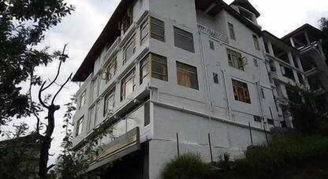 Vacanza Himalayan, Забронировать Отель Отели Манали с парковкой, Парковка