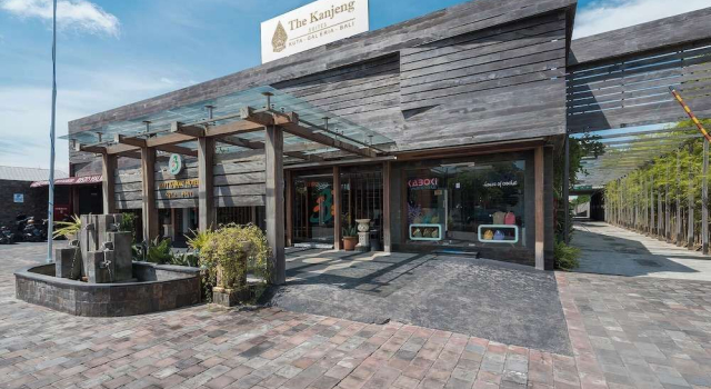The Kanjeng Suites Kuta Galeria - Bali, Rezervovat Hotel Hotely v Bali se snídaní, Snídaně