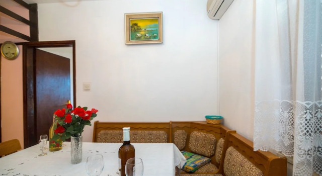 Apartments Ana, Забронировать Апартаменты/квартира Арбания Трогир