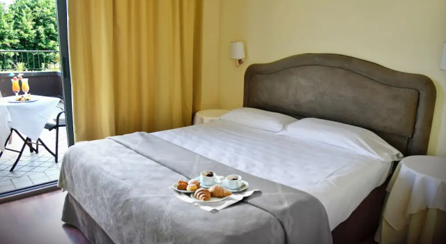 Двухместный номер Economy с балконом Admiral Hotel Villa Erme