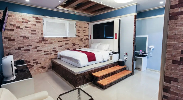 Jeju Aewol Show Drive in Unmanned Hotel