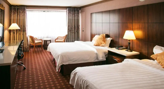 Четырёхместный номер Luxury LA Crystal Hotel -Los Angeles-Long Beach Area