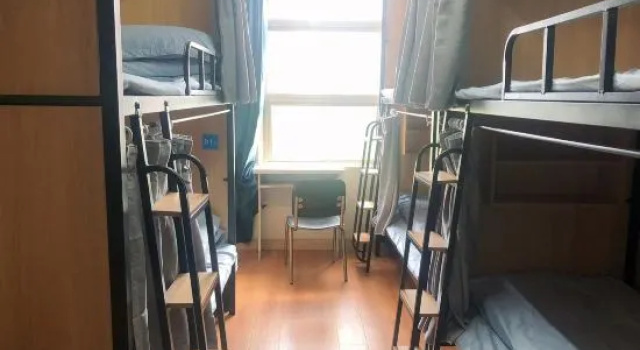 Кровать в общем номере (мужской номер) Super 8 Shanghai Songjiang University New Songjiang Road
