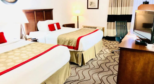 Четырёхместный номер Standard Ramada by Wyndham Birmingham Airport