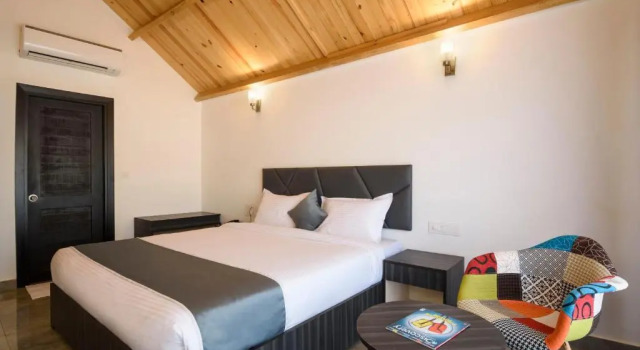 Коттедж Classic White Wood Resort By Stone Wood Hotels