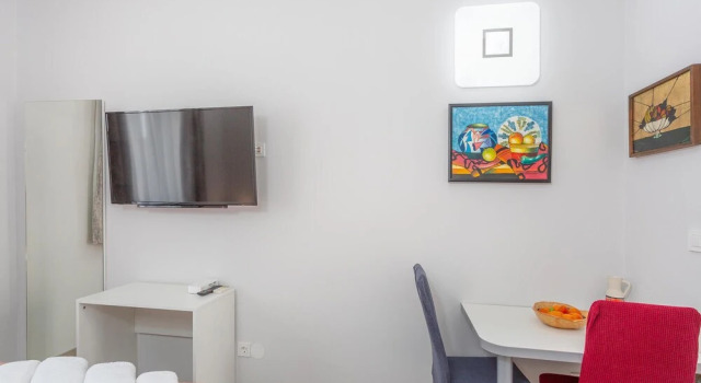 Stunning Apartment in Malinska With Outdoor Swimming Pool, Wifi and Swimming Pool, Varaa Huoneisto Hotellit Kvarner Islands uima-altaalla, Uima-allas