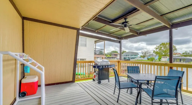 Коттедж Hernando Beach Waterfront Home w/ Boat Dock & Deck