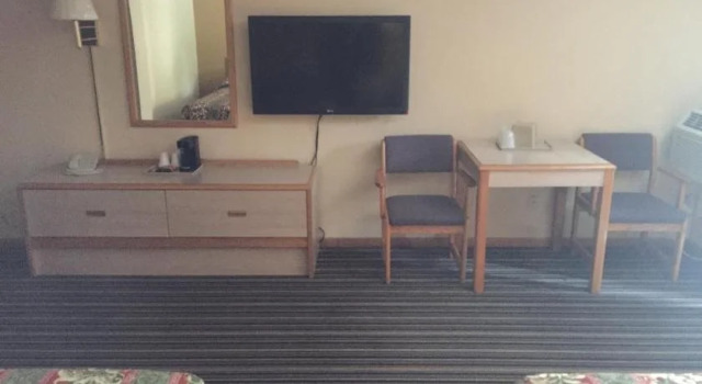 Budget Inn, Rezerwuj Mini-hotel Hotele w Cambridge z parkingiem, Parking
