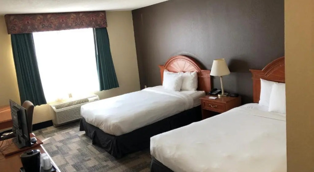 Четырёхместный номер Standard Country Inn & Suites by Radisson, Chicago OHare South, IL