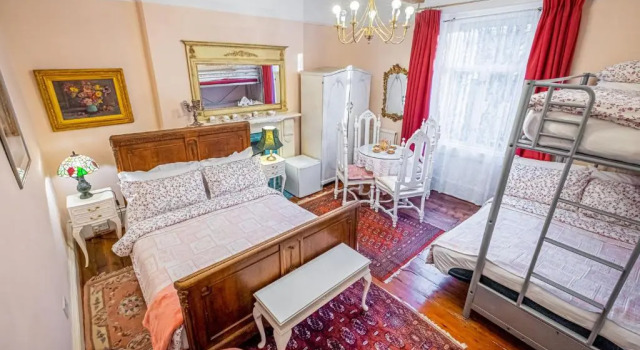 Семейный номер Standard Dawson Place, Juliettes Bed and Breakfast