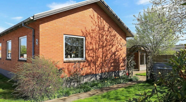 Simplistic Holiday Home in Ålbæk near Sea, Забронировать Отель Отели Северной Ютландии 3 звезды, 3*