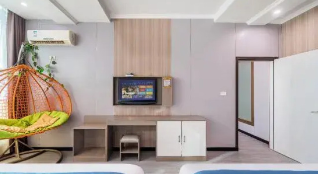 Люкс Premier Fengdu Riverside Holiday Inn