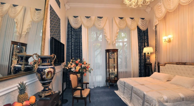 Люкс Queen Valery Hotel