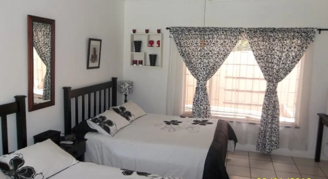 Четырёхместный семейный номер Standard Linga Longa Guest House