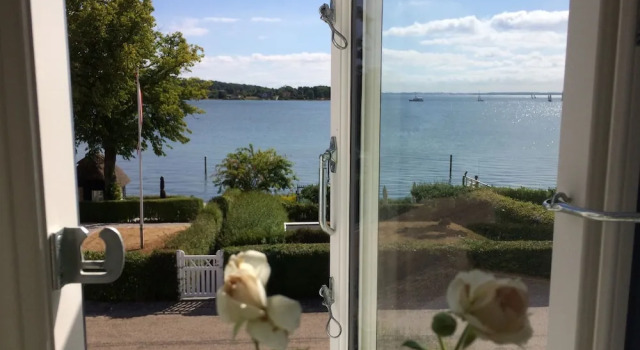 Четырёхместный номер Standard с видом на море Troense Bed and Breakfast by the sea