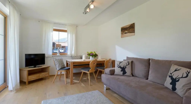 Ferienwohnung am Lindenweg, Prenota Hotel Hotel a Tirolo con parcheggio, Parcheggio