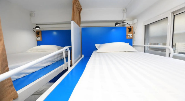 Four Rivers Youth B&B Yangon, Забронировать Отель «постель и завтрак» Отели Янгон с парковкой, рядом с Sein Yaung Chi Pagoda, Парковка