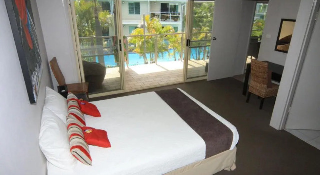 339 Pacific Blue 265 Sandy Pt Road HUGE RESORT LAGOON POOL, Book Resort Salamander Bay Port Stephens